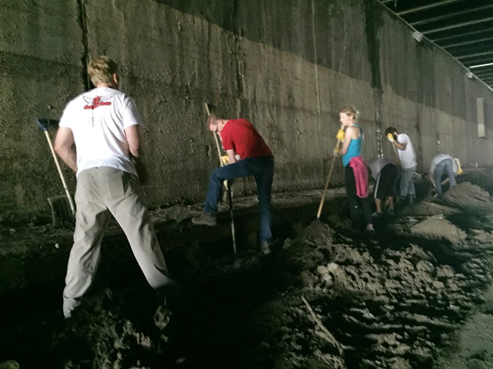 "We love you, Tbilisi!" - The U.S. Embassy joins the clean-up effort geotv.ge